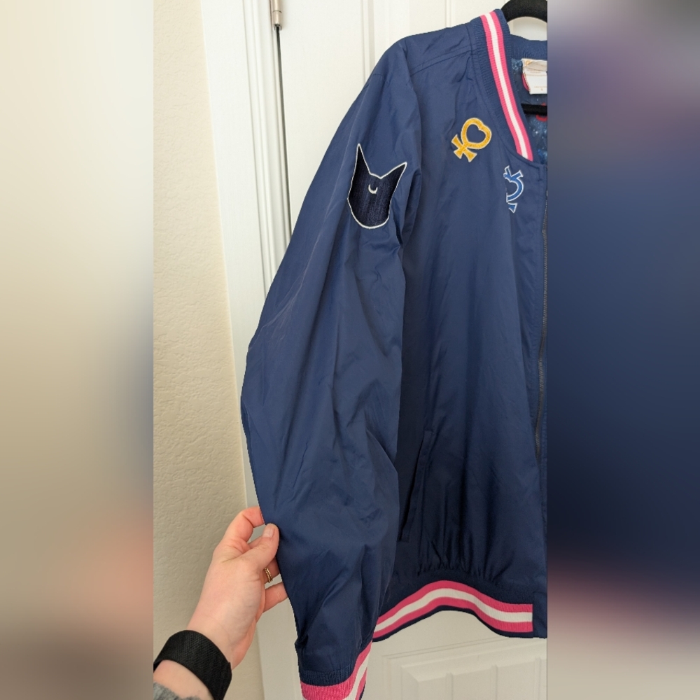 NWOT Sailor Moon x Torrid Navy Bomber Jacket with Pink Accents Plus - Picture 3 of 11